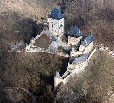 Harry Jelínek Karlštejn skutečně prodal.