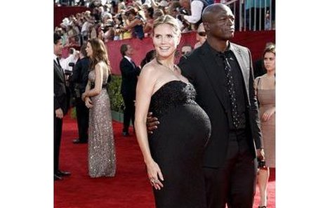 Heidi Klum s obrovským bříškem po boku svého manžela Seala jen září. 