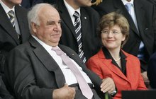 Bývalý německý kancléř Helmut Kohl: První manželka se mu zabila, teď chystá svatbu