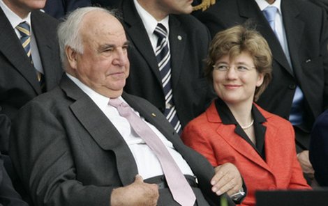 Helmut Kohl s o 35 let mladší láskou Maike.
