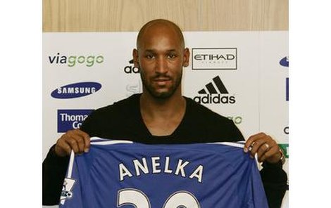 Hlavně proto, že střídal kluby »jako ponožky« je Nicolas Anelka (31) nejdražším hráčem fotbalové historie. A navzdory ohromné ﬂuktuaci si pořád drží velmi vysokou tržní cenu.