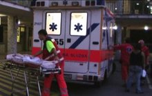 Muž s prostřeleným krkem přivezl na Slovensku do nemocnice mrtvolu! Krveprolití má mít na svědomí Čech