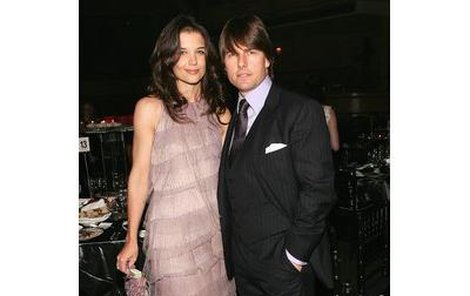 Hollywoodské hvězdy Katie Holmes a Tom Cruise.