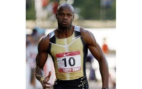 Hora svalů z Jamajky jménem Asafa Powell míří za dalším vylepšením svého světového rekordu v běhu na královské distanci 100 metrů.