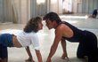 Patrick Swayze a Jennifer Grey v roce 1987 ve filmu.