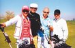 Hvězdy na golfovém turnaji (zleva): Mirjam Landová, Jiří Korn, Dan Landa a Jindřich Hefner, manažer Jiřího Korna.