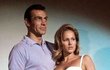 Ikona: Ursula Andress v bílých bikinách. Takhle zazářila v bondovce »Dr. No« z roku 1962.