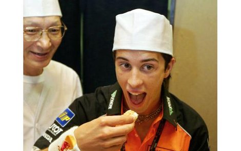 Ital Andrea Dovizioso sushi miluje k zbláznění.