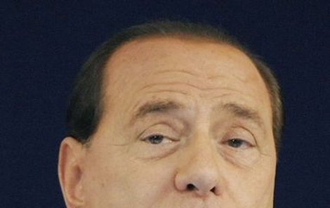Italský premiér Silvio Berlusconi o sobě nepochybuje.
