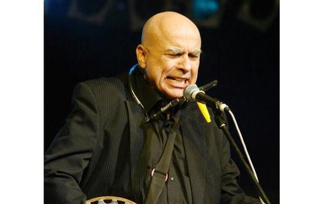 Ivan Mládek se rozhodl nazpívat své největší hity v polštině.