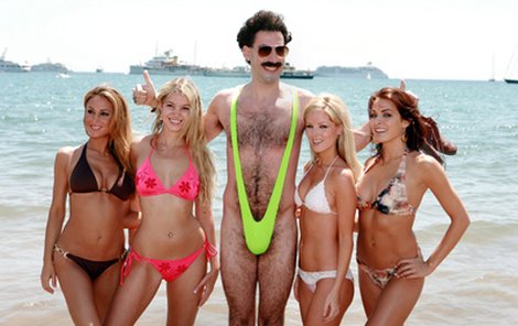 Jako Borat měl Cohen krásné ženy, teď ho čeká i spousta peněz.
