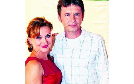 Jan Šťastný a Dana Morávková brzy v Ordinaci vytvoří milenecký pár.Líbání už mají za sebou...