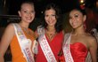 Jana Doleželová strávila své letošní Vánoce s dalšími ﬁnalistkami Miss Tourism Queen of the year v Malajsii.