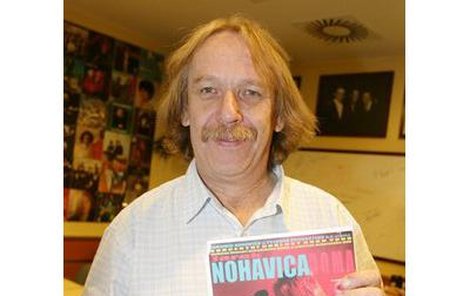 Jarek Nohavica se nám pochlubil plakátem na koncert, na kterém natočí své první DVD.