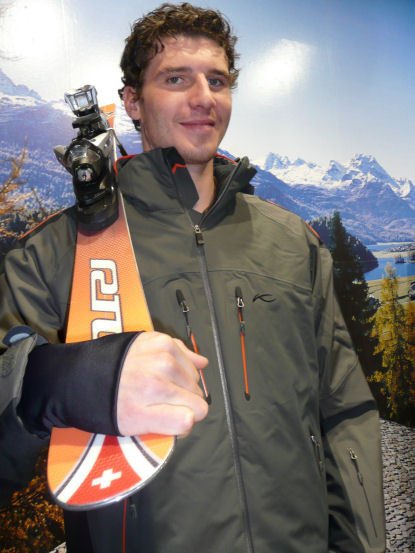 Jaroslav Bába už se nemůže dočkat až napadá první sníh a on své nové vybavení vyzkouší i na sjezdovce.