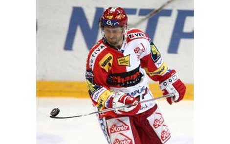 Jaroslav Bednář je v současnosti jednoznačně největší hvězdou hokejové extraligy. Bodování soutěže nevede s osmibodovým náskokem jen tak náhodou...
