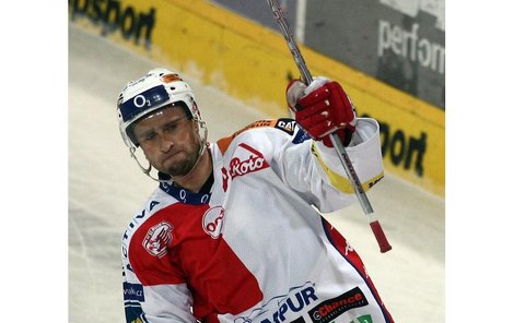 Jaroslav Bednář mohl v derby proti Spartě slavit hned dvakrát. Celkově už dal devět nájezdů v řadě.