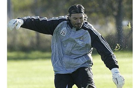 Je to on? Ano, je! Pavel Srníček stále pokračuje v aktivní kariéře. V anglickém Newcastlu je v současnosti dokonce dvojkou!