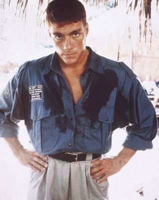 Jean-Claude Van Damme patří mezi nejoblíbenější akční hrdiny. Na svém kontě má desítky ﬁlmů a miliony fanoušků a fanynek po celém světě.