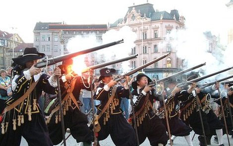 Jihomoravská metropole si rekonstrukcí bitvy o Brno připomněla čtyři století starou úspěšnou obranu města před Švédy.