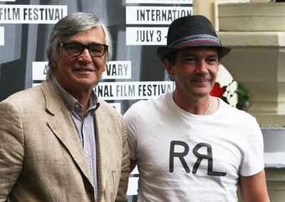 Jiří Bartoška ve Varech a Antonio Banderas.