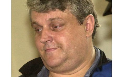 Jonák ve vězení sleduje aktuální vývoj v České republice a je podle vlastních slov zděšen tím, co česká vláda vyvádí. Jonák ve vězení sleduje aktuální vývoj v České republice a je podle vlastních slov zděšen tím, co česká vláda vyvádí.