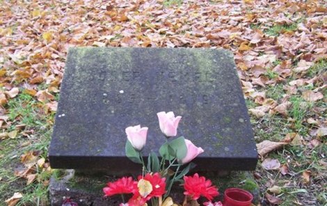 Josef Němec byl v roce 1879 pohřben na hřbitově v Táboře, který byl ale před více než třiceti lety zrušen. Zůstala tu už jen hrstka náhrobků.