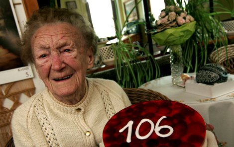 Juliana Vašíčková včera oslavila 106. narozeniny.