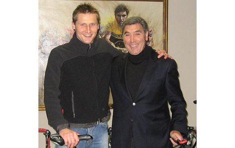 Když na kolo, tak jedině s Eddym Merckxem! Daniel Zítka a legendární pětinásobný vítěz Tour de France.