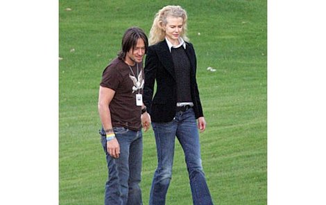 Keith Urban a Nicole Kidman v parku odvykací kliniky v Palm Springs.