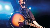 Kevin Costner zazpívá na Slovensku!