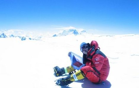 Klára Poláčková si mohla vychutnat slastný pocit vítězství i na Mount Everestu. Takto zdolala loni osmitisícovou Cho Oyu, šestou nejvyšší horu světa ležící na hranicích Nepálu s Čínou.