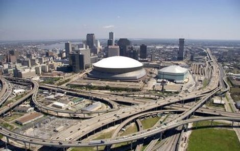 Křižovatka v americkém městě New Orleans patří mezi nejsložitější na světě.