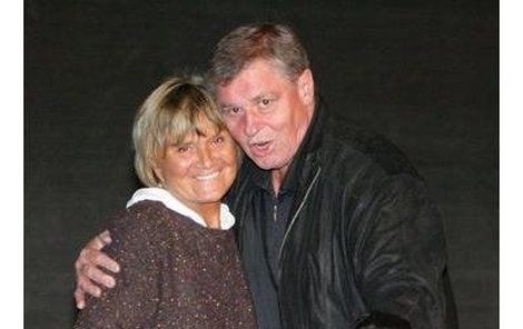 Laďa Kerndl se setkal i s manželkou Michala Tučného, která má ve vesnici chalupu.