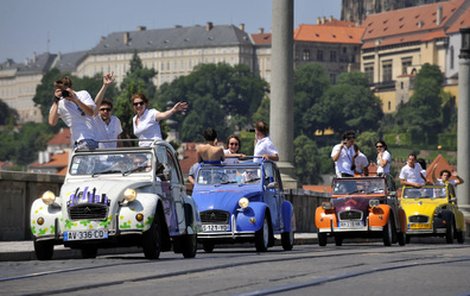 Legendární »kachny« čekají ještě tisíce kilometrů.