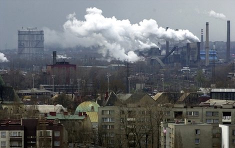 Lidé v Moravskoslezském kraji trpí, dusí je smog.