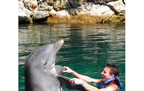 Lionel Messi se s delfínem brzy spřátelil.