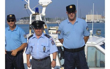 Luboš Turek (uprostřed) před svým návratem z Chorvatska.