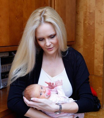 Lucie Hadašová poprvé ukázala svou dvoutýdenní holčičku Denisu