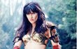 Lucy Lawless jako Xena.