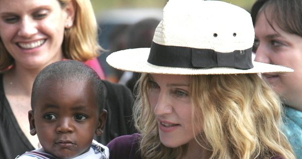 Madonna přichystala překvapení pro svého adoptivního syna Davida Bandu..