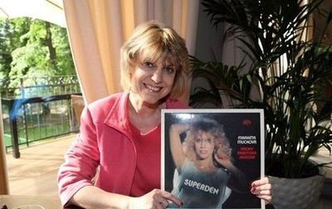 Markétě Muchové vyšlo album Superden, kterého se prodalo padesát tisíc nosičů.