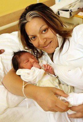 Martina Balogová s novorozeným Pepíkem