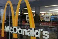 Američanka porodila na záchodě u McDonald´s