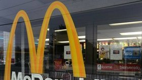 Američanka porodila na záchodě u McDonald´s