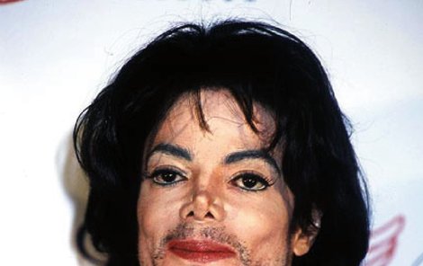 Michael Jackson se obává, že na jeho děti zaútočí strašidla...