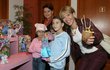 Michaela Dolinová (vpravo) a Magda Malá vzaly své dcery na pohádkovou podívanou s panenkami Barbie. Michaela Dolinová (vpravo) a Magda Malá vzaly své dcery na pohádkovou podívanou s panenkami Barbie.