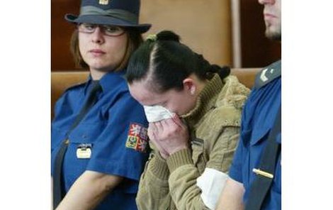 Michaela Karbanová se u soudu rozplakala.