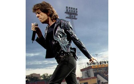 Mick Jagger ještě stále na jevišti dokáže řádit.