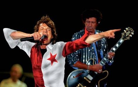 Mick Jagger nezpívá v sešívané košili s hvězdou na srdci a stejně tak Vladimír Šmicer není Mick Jagger…